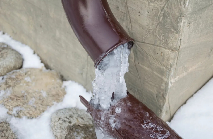 frozen bursted plumbing pipe